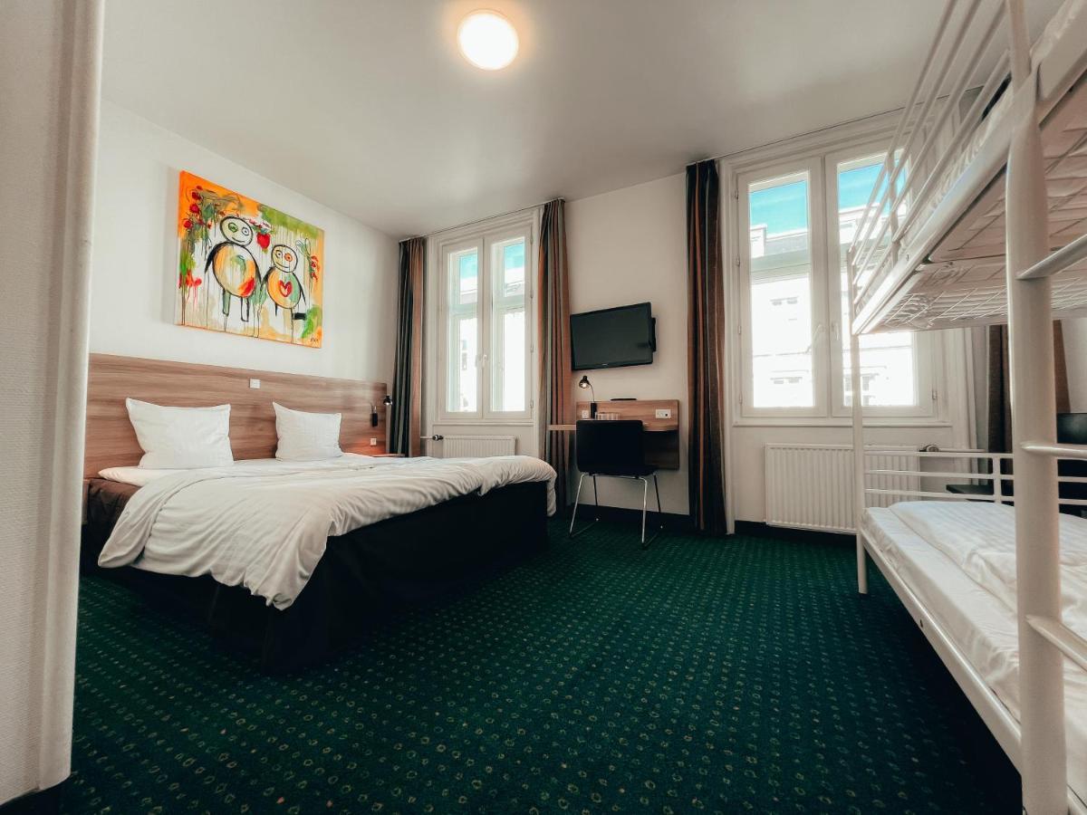 Good Morning Star Hotel